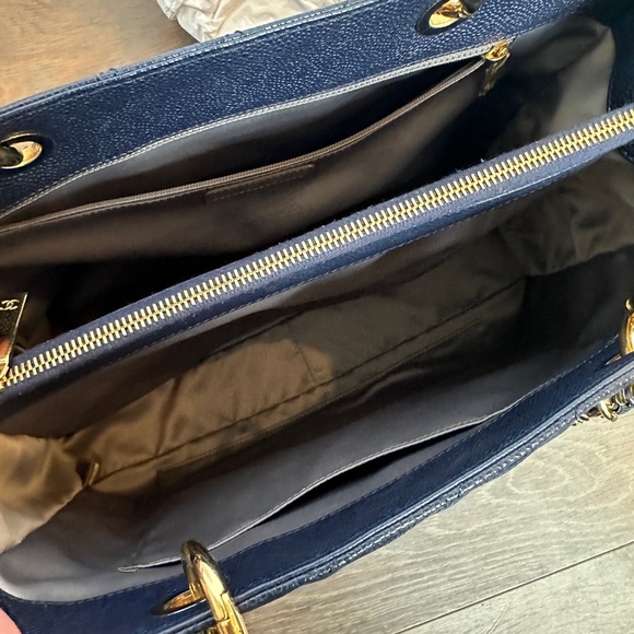 Chanel Grand Chain Blue Shopping Tote - Picture 4 of 6